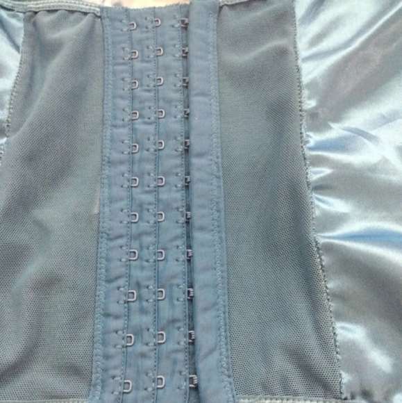 Superman Medium Corset Halloween Costume - Picture 5 of 10